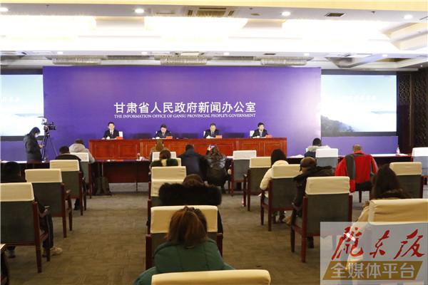 慶陽市8個縣（區(qū)）、570個貧困村、14.99萬戶61.05萬貧困人口全部脫貧