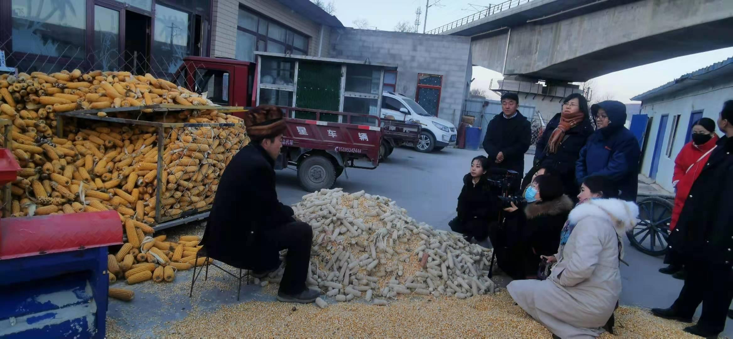 記者采訪“老耿” 記者采訪“老耿”