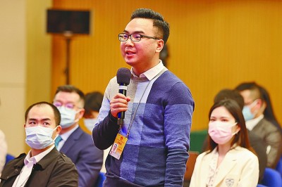 “走過千山萬(wàn)水，從沒有忘卻來(lái)時(shí)的路”