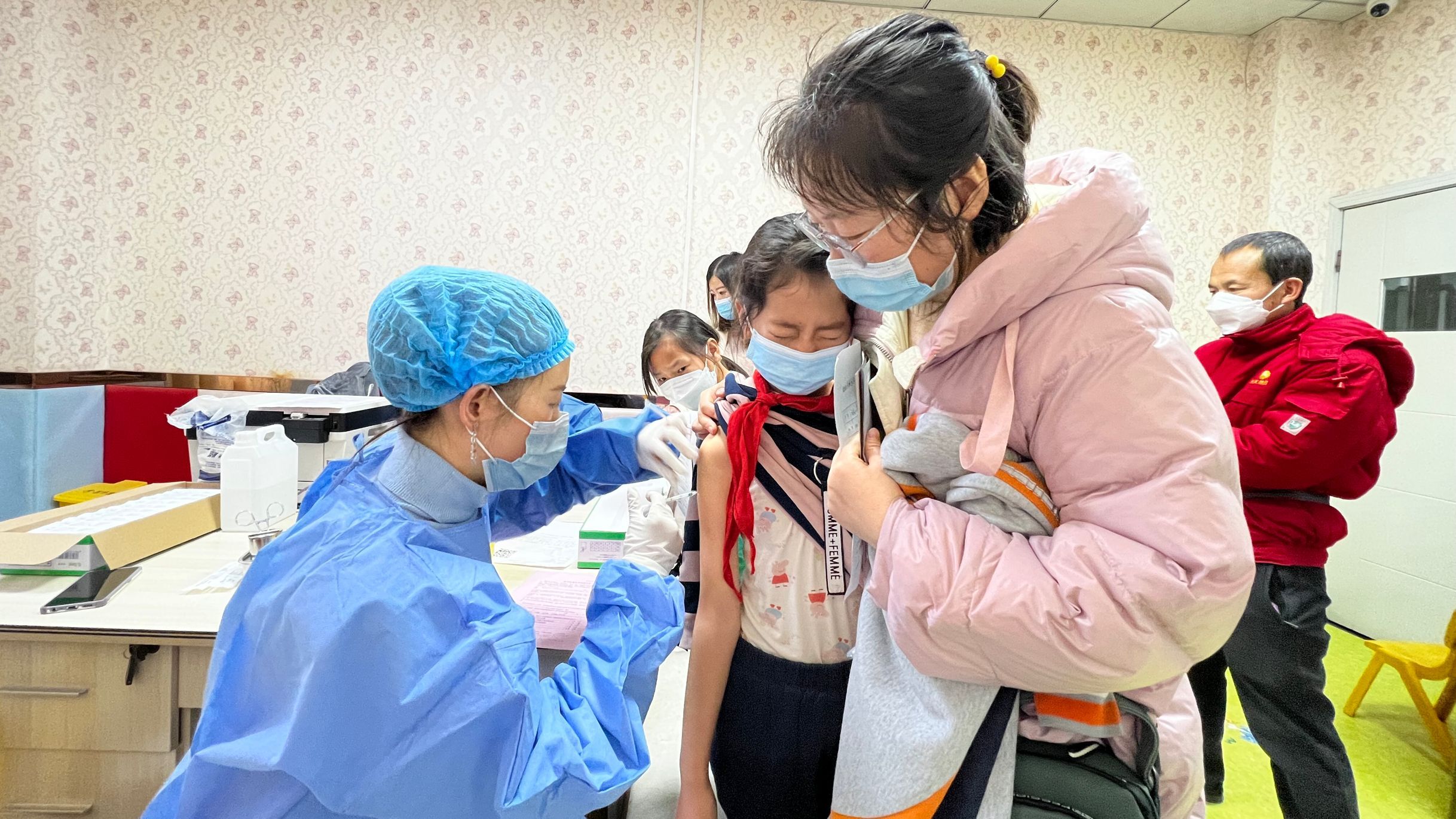 打針了！不怕，不怕，我們很勇敢！