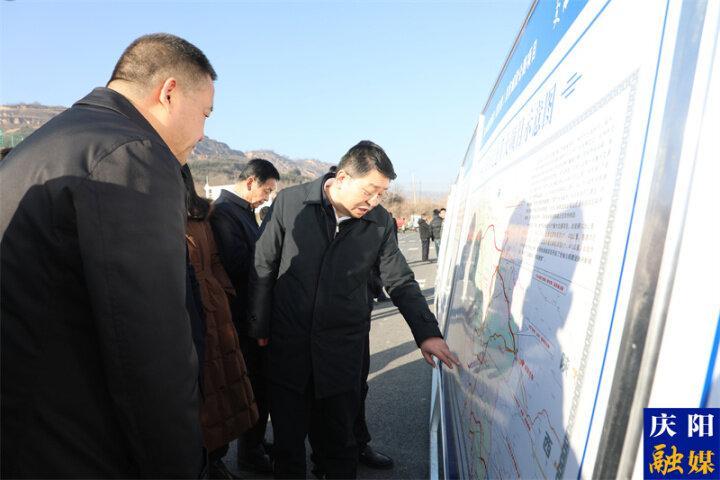 周繼軍調(diào)研G244線打慶公路通車運營情況時強(qiáng)調(diào) 把公路項目建設(shè)好管護(hù)好運營好 為慶陽現(xiàn)代化建設(shè)提供堅強(qiáng)支撐