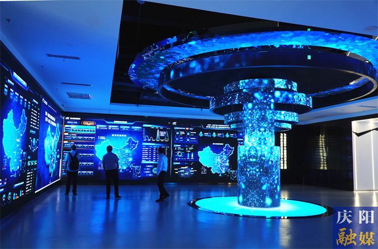 【東數(shù)西算】揚(yáng)帆“數(shù)字藍(lán)?！?奮楫“中國(guó)算谷”——慶陽(yáng)乘數(shù)而上深耕數(shù)據(jù)中心集群