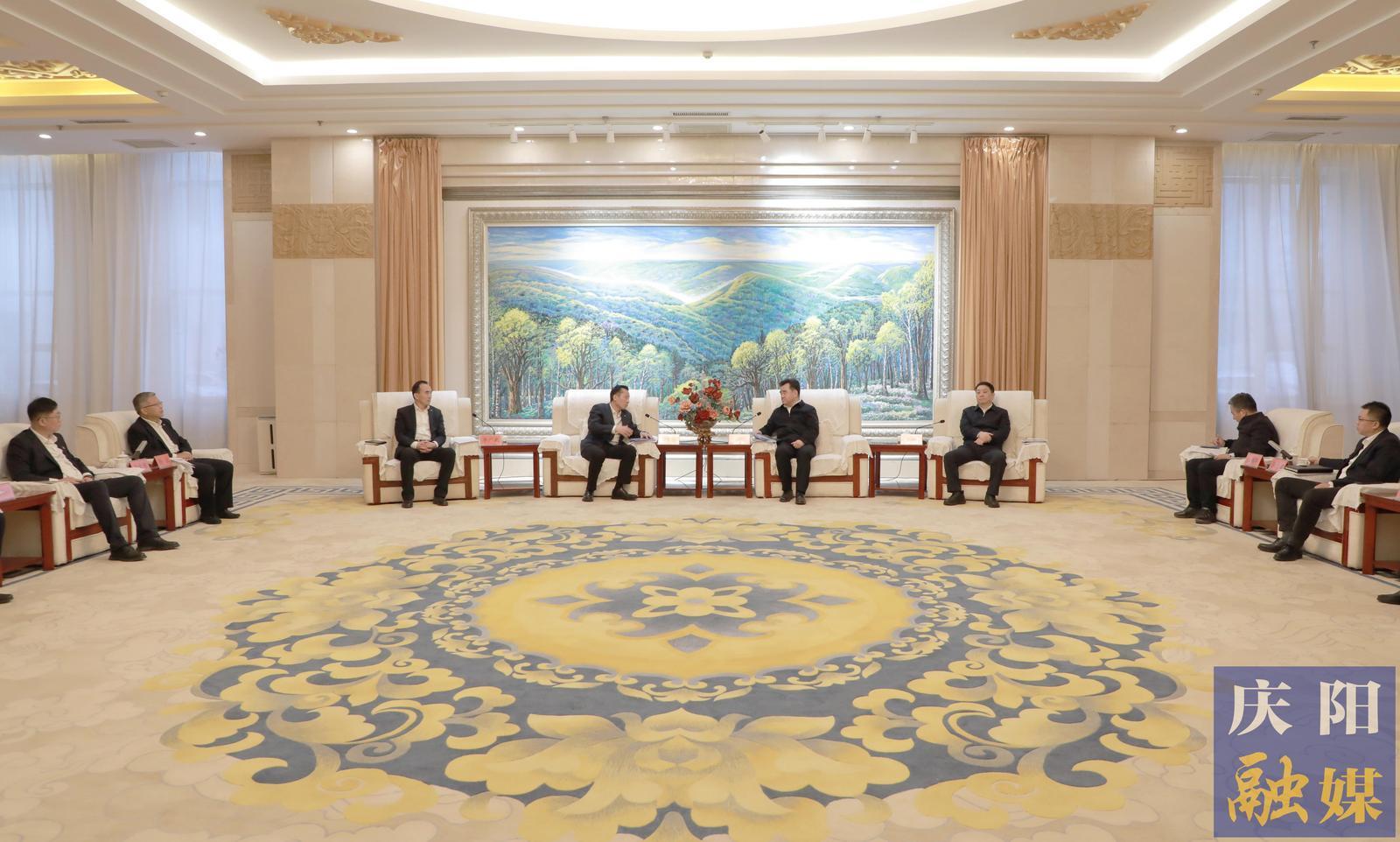 黃澤元周繼軍與中國鐵塔甘肅省分公司黨委書記、總經(jīng)理戴海兵一行座談