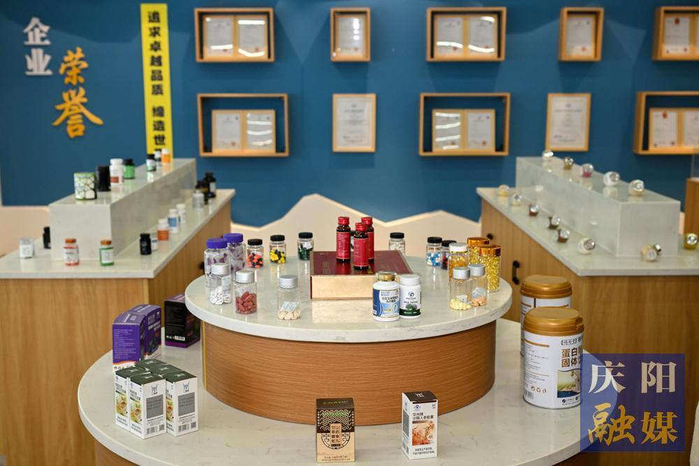 【攝影報道】寧縣蘋果產業(yè)鏈穩(wěn)步發(fā)展  多元化產品走向國際市場