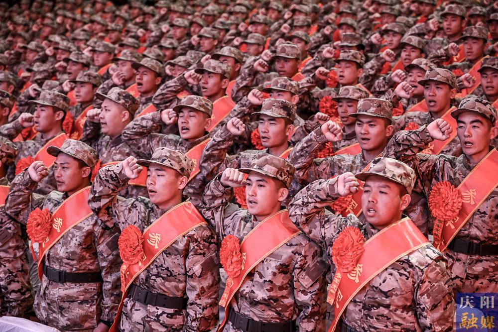 【攝影報(bào)道】慶陽(yáng)市舉行2025年上半年新兵歡送儀式暨國(guó)防教育活動(dòng)