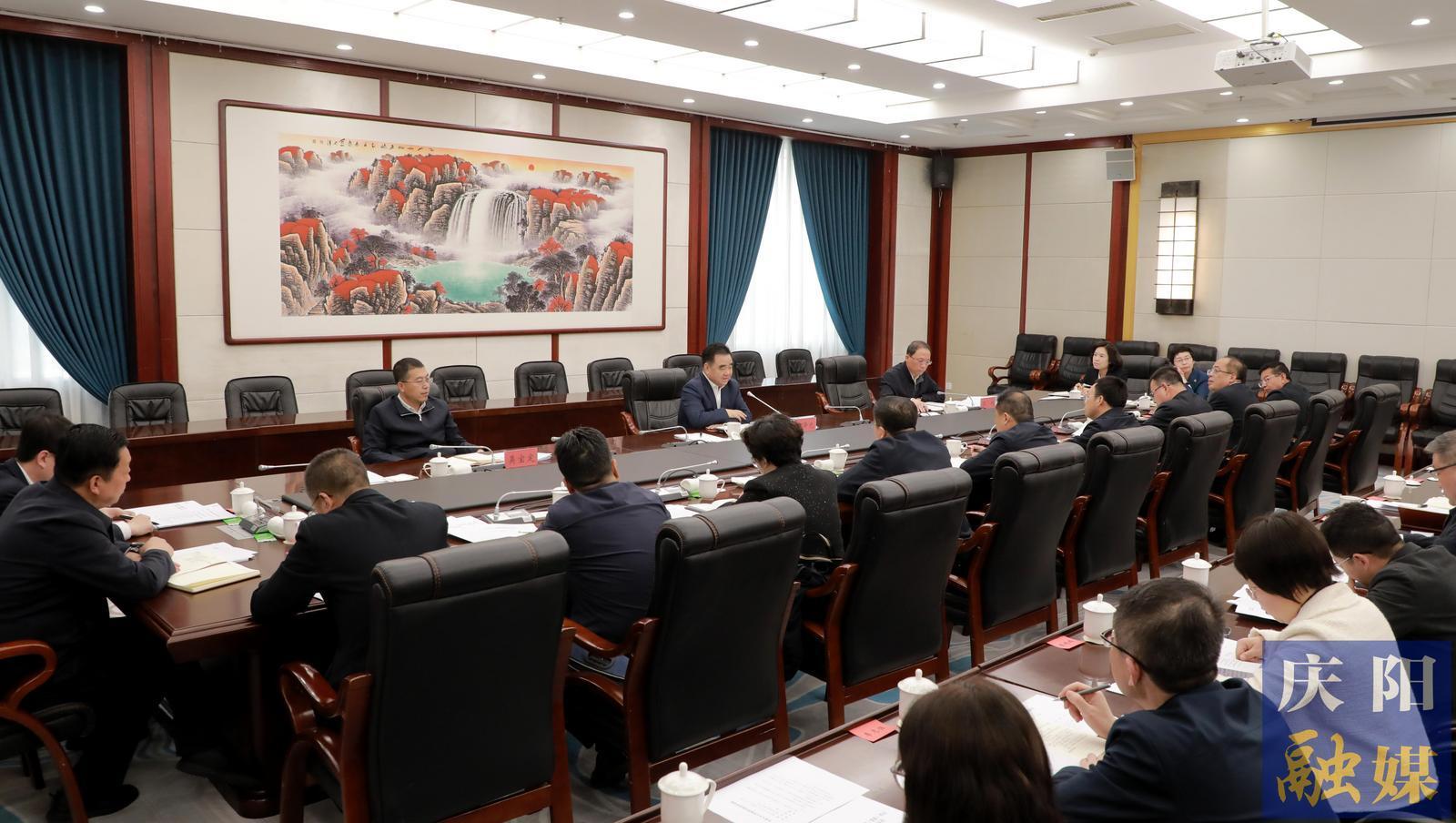 慶陽市委人才工作領(lǐng)導(dǎo)小組會議召開 黃澤元出席并講話