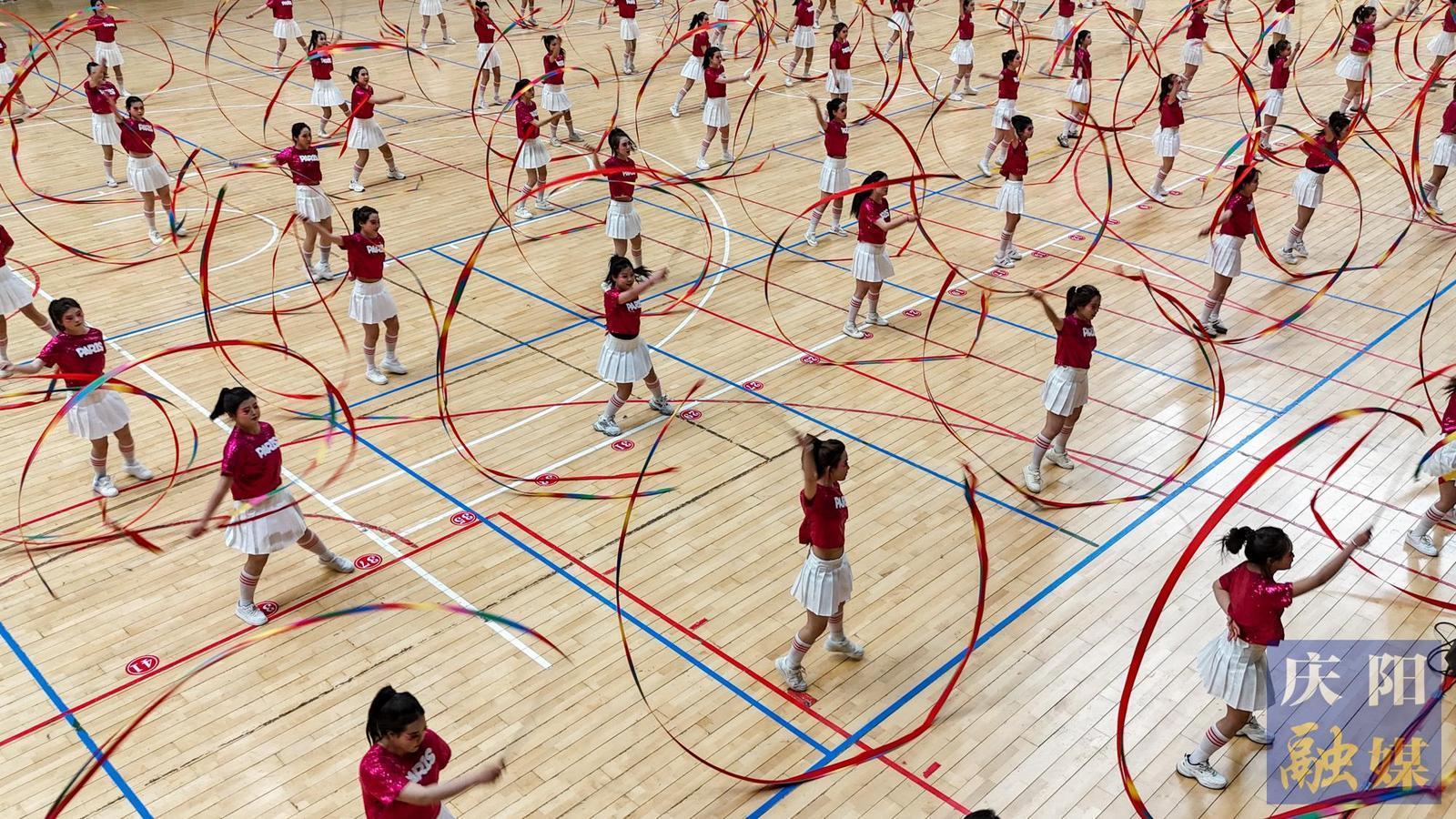 【攝影報(bào)道】“追逐夢(mèng)想 激揚(yáng)青春”慶陽市青年運(yùn)動(dòng)會(huì)開賽