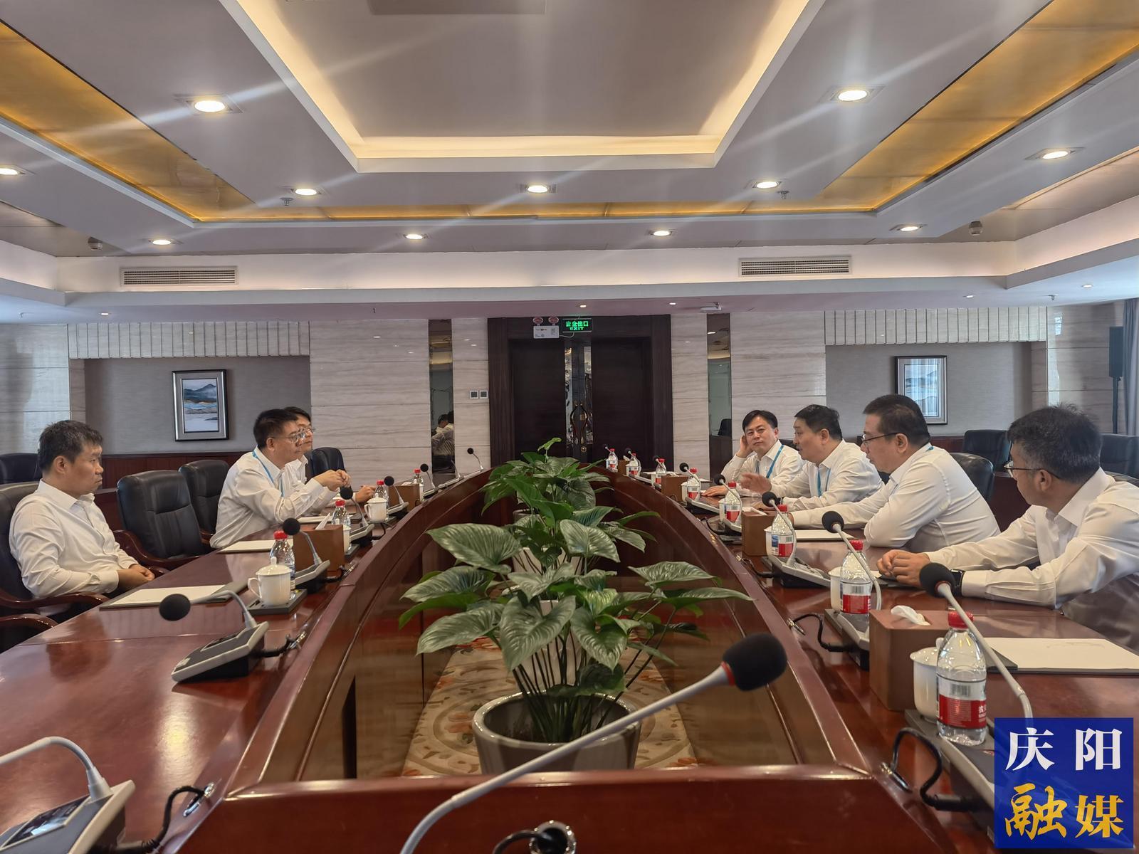 周繼軍赴中國石油集團(tuán)中煤能源集團(tuán)考察對(duì)接項(xiàng)目合作