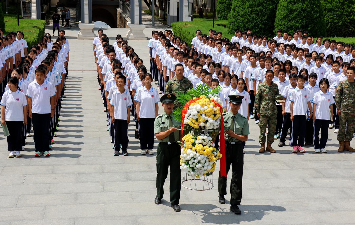 【攝影報(bào)道】追尋紅色足跡 傳承革命精神——慶化學(xué)校師生開展慶陽紅色研學(xué)實(shí)踐活動(dòng)