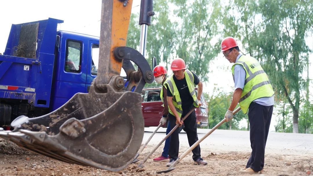 【深化“三抓三促”行動】路暢業(yè)興惠民生——榆林子鎮(zhèn)“三抓三促”行動夯實基礎設施建設根基