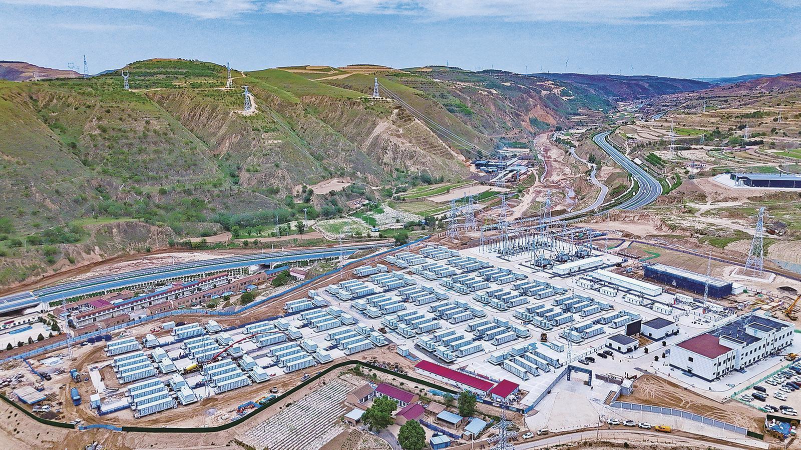 【挑大梁 作標(biāo)桿·縣區(qū)高質(zhì)量發(fā)展巡禮】項(xiàng)目建設(shè)“加速度” 拉動(dòng)經(jīng)濟(jì)“增長(zhǎng)極”——環(huán)縣全力推動(dòng)重點(diǎn)項(xiàng)目建設(shè)紀(jì)實(shí)