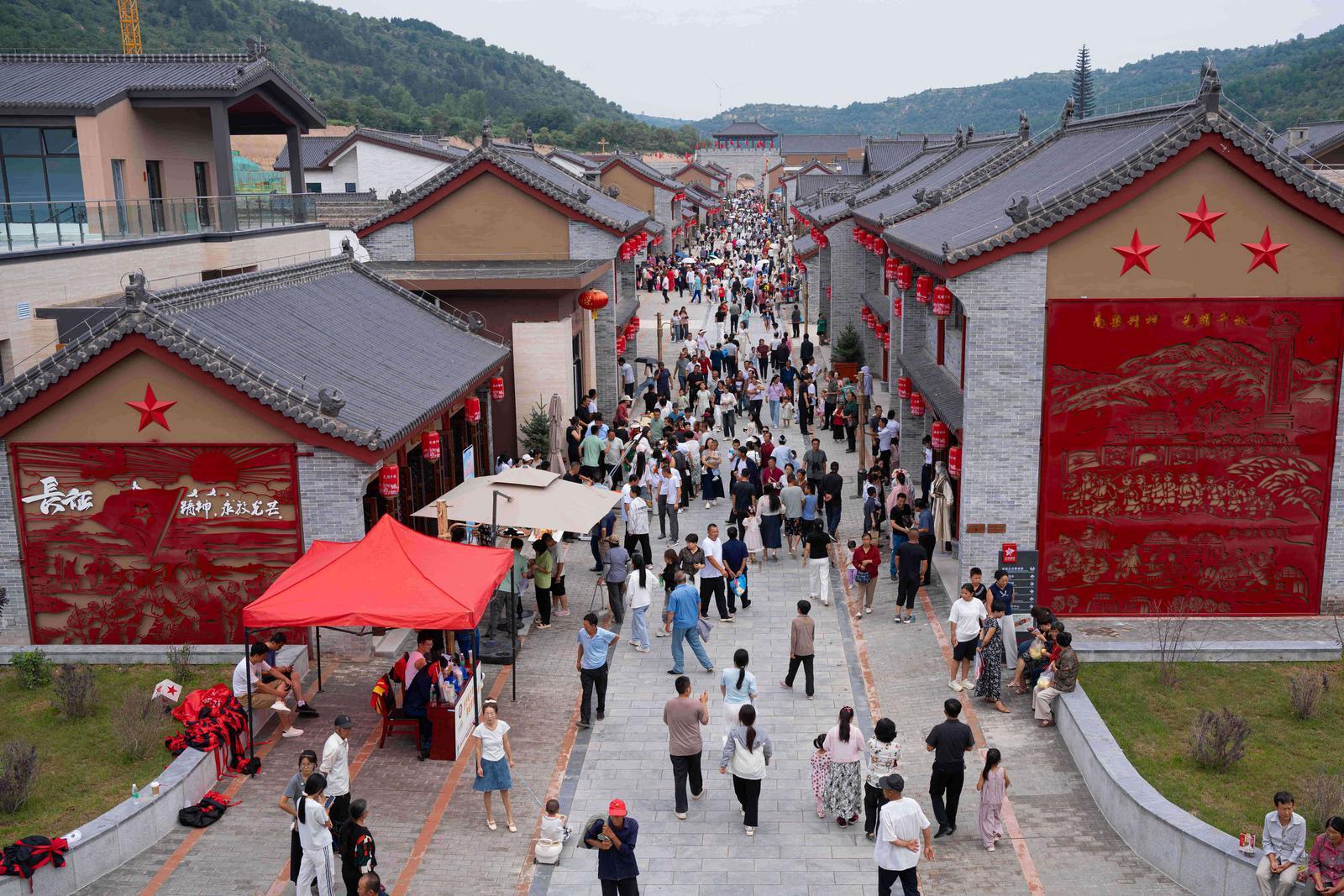 【挑大梁 作標桿·縣區(qū)高質(zhì)量發(fā)展巡禮】項目夯基蓄力 發(fā)展行穩(wěn)致遠——華池縣推進項目建設(shè)賦能經(jīng)濟發(fā)展掃描