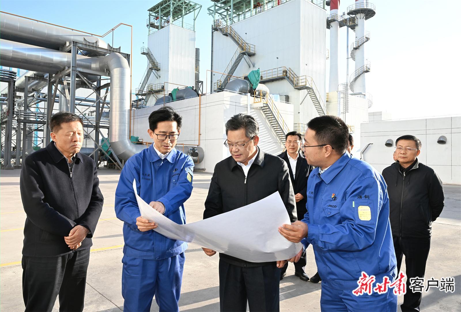 任振鶴在嘉峪關(guān)宣講黨的二十屆四中全會精神并調(diào)研時強(qiáng)調(diào) 深學(xué)細(xì)悟黨的二十屆四中全會精神 以更加奮發(fā)有為的精神狀態(tài)開創(chuàng)現(xiàn)代化建設(shè)新局面