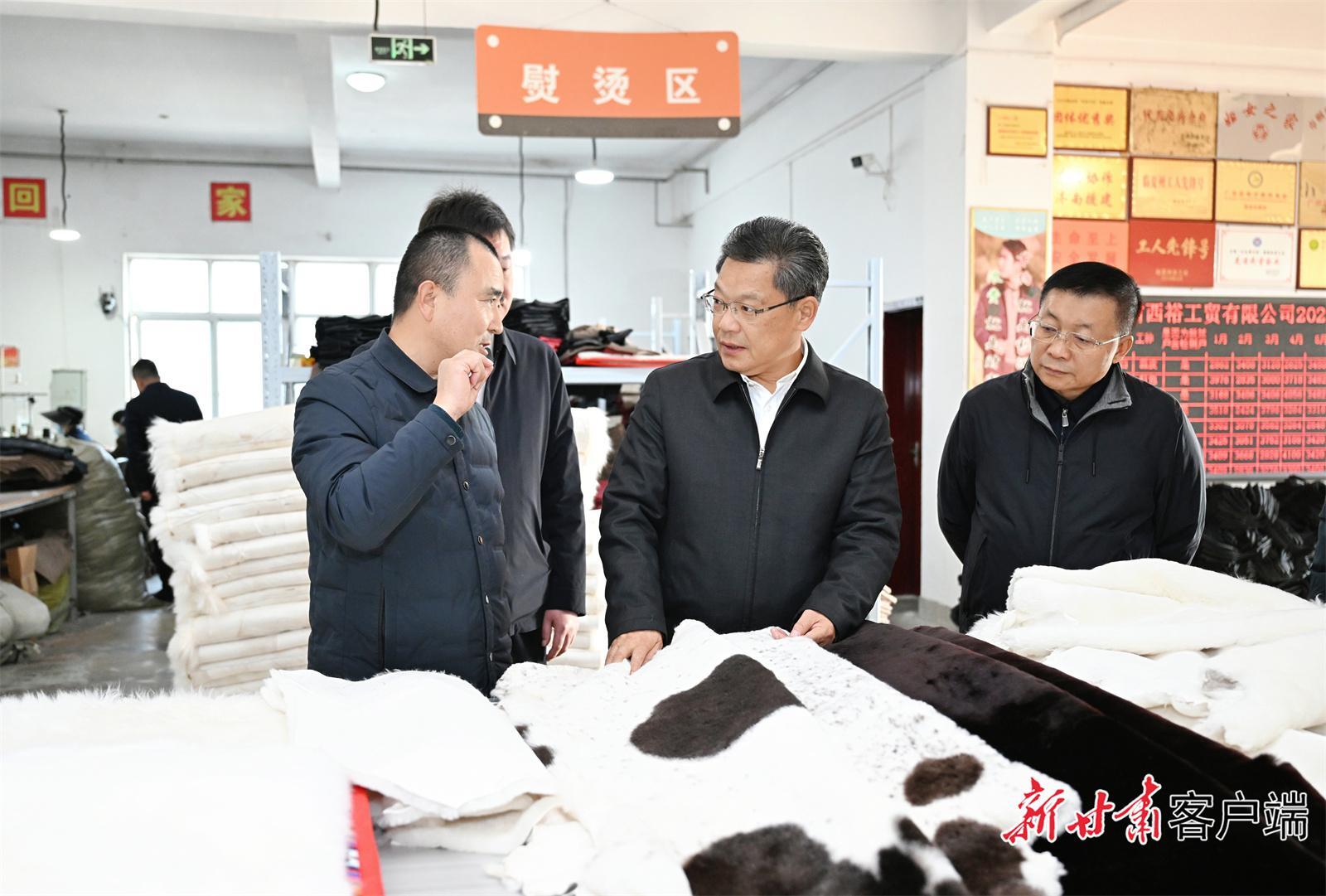 任振鶴在廣河縣調(diào)研時(shí)強(qiáng)調(diào) 因地制宜推動(dòng)興業(yè)強(qiáng)縣富民一體發(fā)展 確保黨中央決策部署一貫到底落地見(jiàn)效