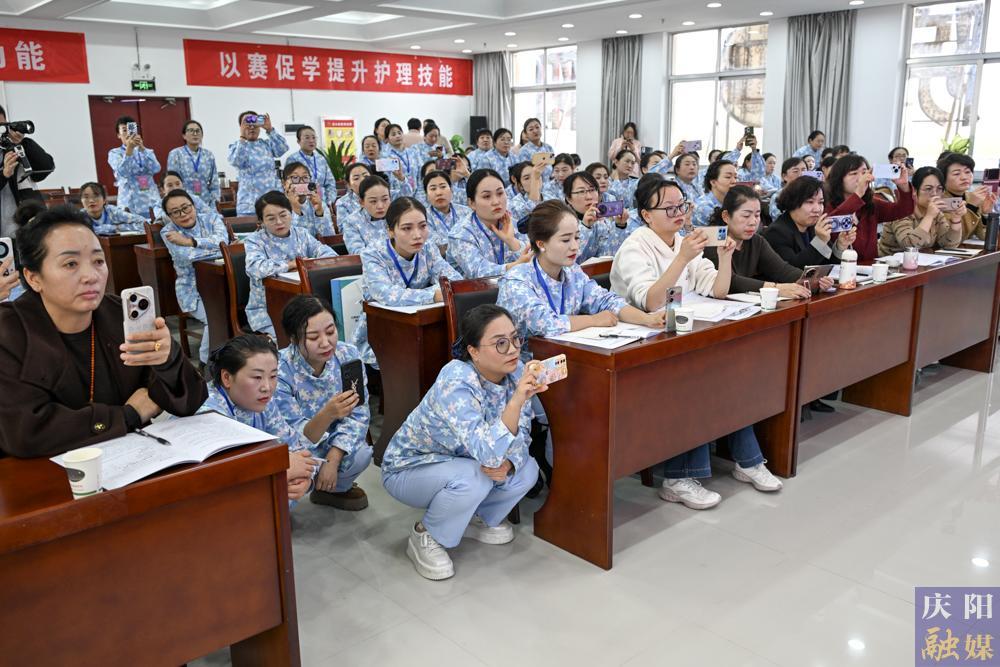 慶陽選手在全省孤殘兒童護理員職業(yè)技能大賽中斬獲佳績