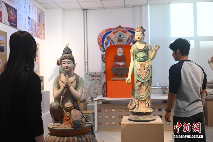 甘肅高校“Z世代”錘煉匠心 零基礎(chǔ)入門深耕文物修復(fù)