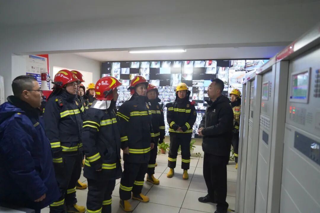 慶陽消防深入轄區(qū)高層住宅小區(qū)開展實戰(zhàn)演練