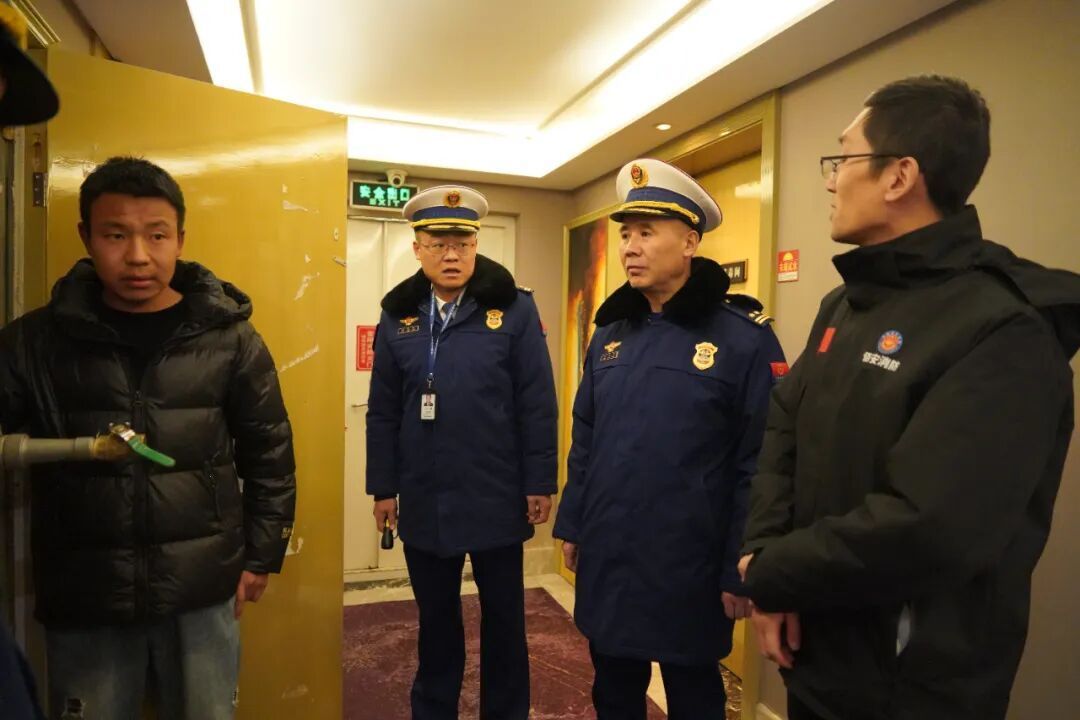 慶陽消防開展夜查行動全力筑牢冬季消防安全防線