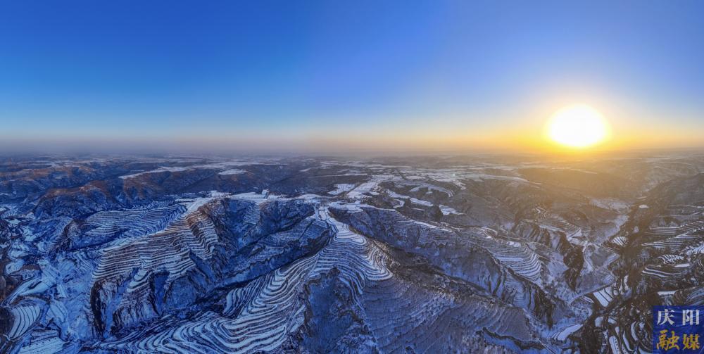 【視覺慶陽】鎮(zhèn)原縣南川鄉(xiāng)：雪染梯田 美若畫卷