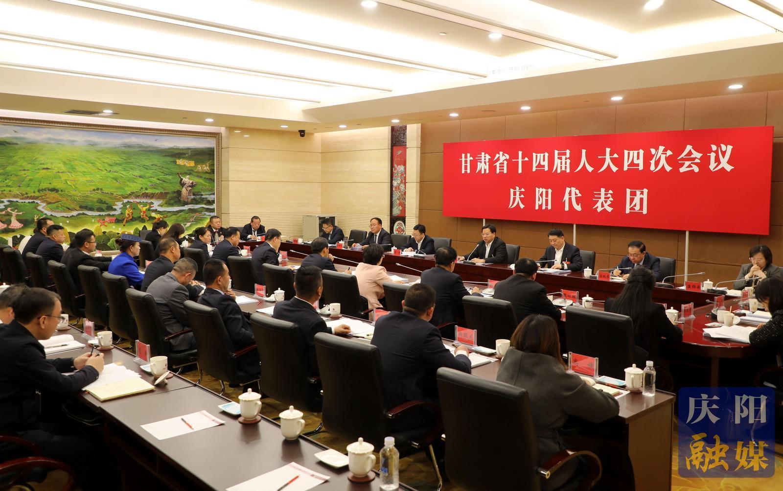 省十四屆人大四次會議閉幕  慶陽代表團向大會提交建議66件