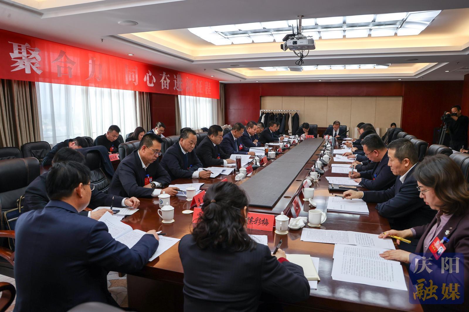 市政協(xié)委員分組討論政府工作、計(jì)劃、財(cái)政報(bào)告和“十五五”規(guī)劃綱要 凝聚發(fā)展共識(shí)共繪奮進(jìn)藍(lán)圖