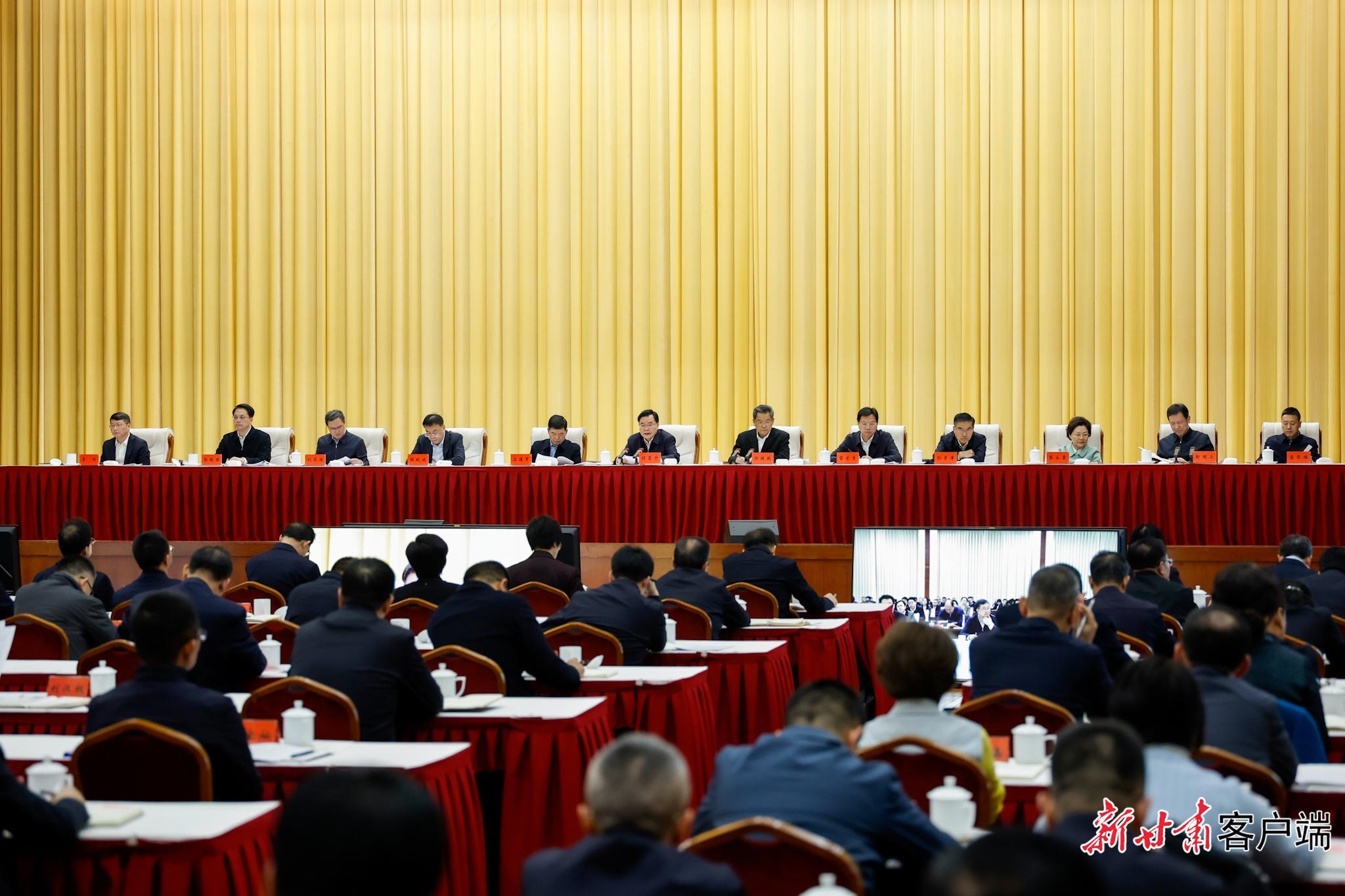 胡昌升在全省群眾身邊不正之風(fēng)和腐敗問題集中整治攻堅(jiān)決戰(zhàn)動員部署會議上強(qiáng)調(diào)：以更大決心更大力度推進(jìn)集中整治 讓人民群眾看到新變化得到真實(shí)惠 任振鶴石謀軍出席