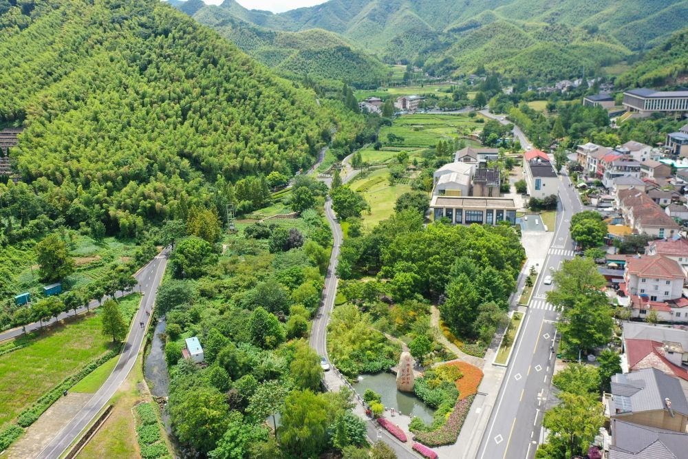 歷史不會(huì)辜負(fù)實(shí)干者——深入學(xué)習(xí)習(xí)近平總書(shū)記關(guān)于奮斗精神的重要論述系列述評(píng)之二