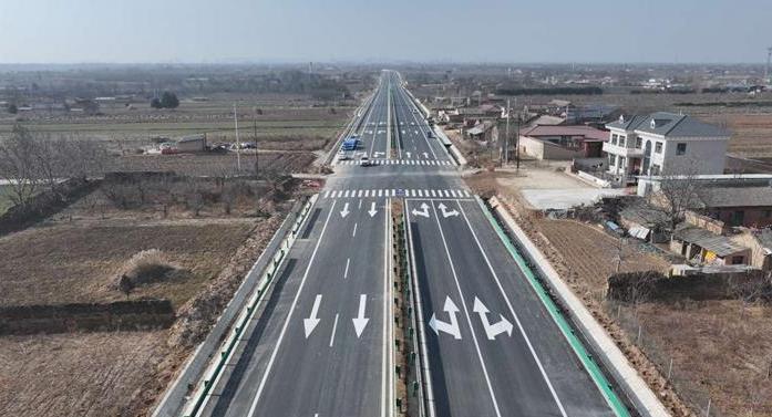 【回鄉(xiāng)偶記】“東數西算”帶來新氣象 西合公路修到家門口