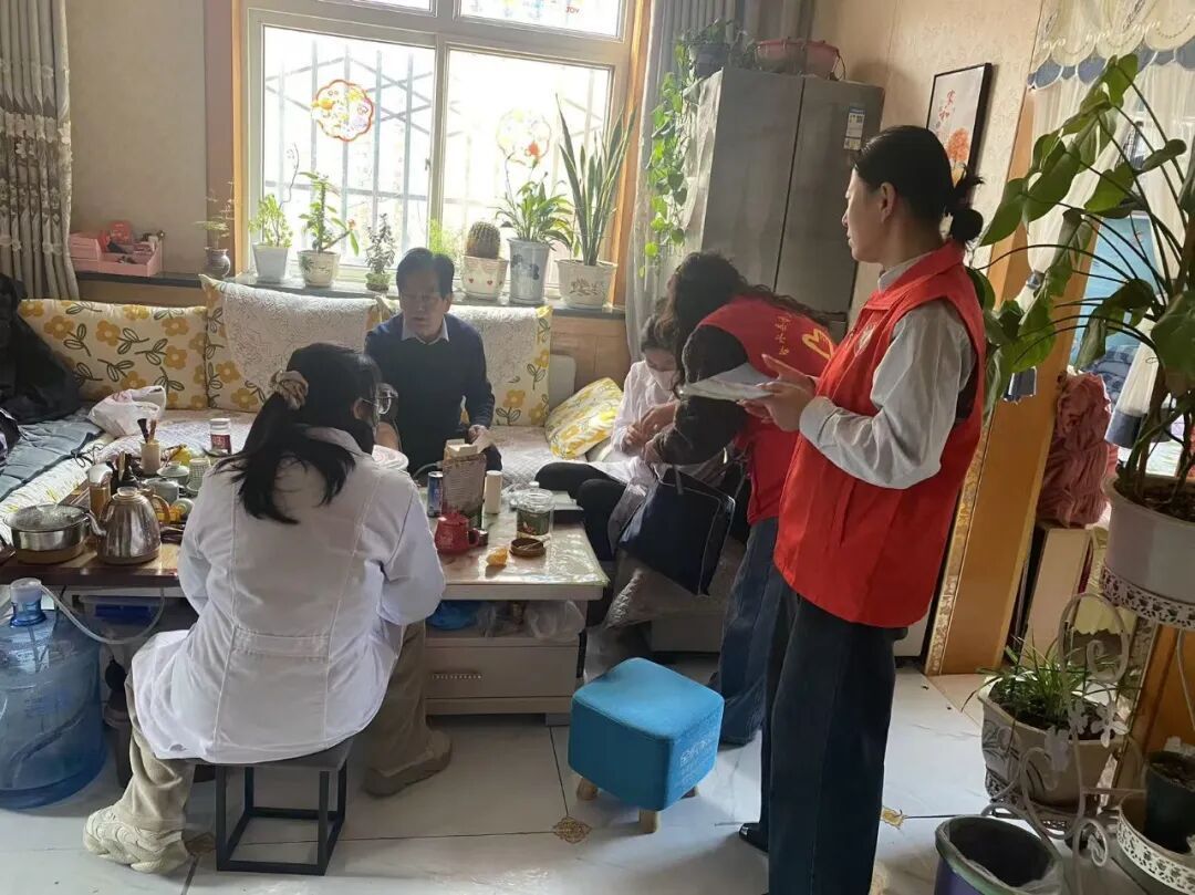 踐行雷鋒精神  傳遞社區(qū)溫情——秦直路社區(qū)聯(lián)合團縣委開展“學雷鋒我行動”主題活動