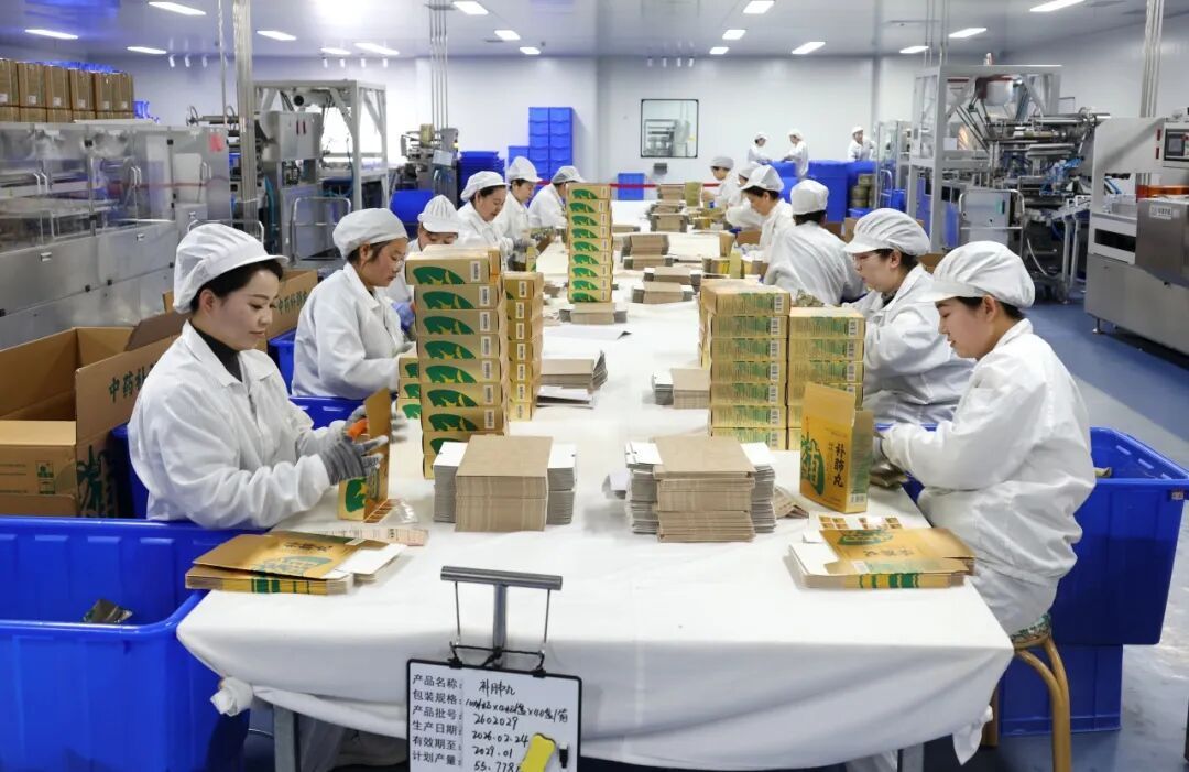 西峰：藥企趕訂單忙生產(chǎn) 創(chuàng)新驅(qū)動(dòng)沖刺“開門紅”