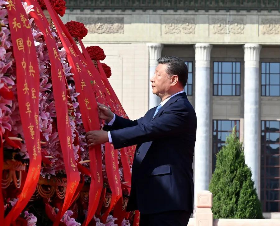 （近觀中國）清明祭英烈，習(xí)近平心中“最閃亮的坐標(biāo)”